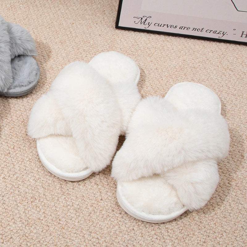 Pantufas femininas de tira cruzada e peludas aconchegantes